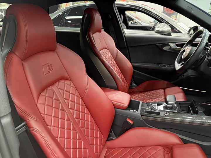 Фото 4 - Audi S4