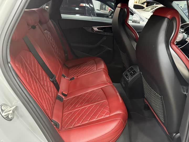 Фото 9 - Audi S4