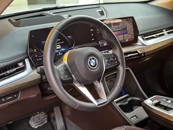 Фото 4 - BMW iX1
