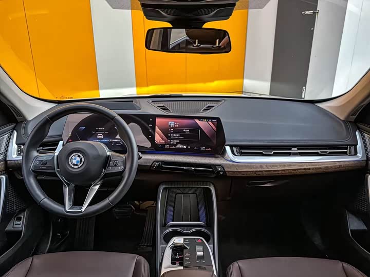 Фото 5 - BMW iX1