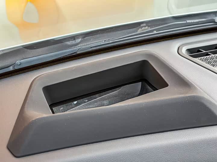 Фото 8 - BMW iX1