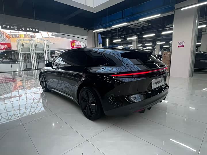 Фото 5 - Nio ET5T