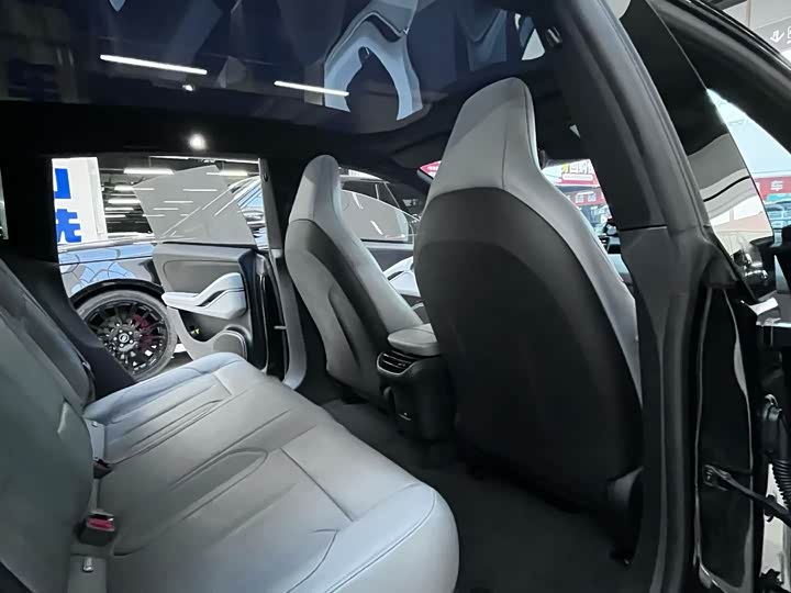 Фото 6 - Nio ET5T