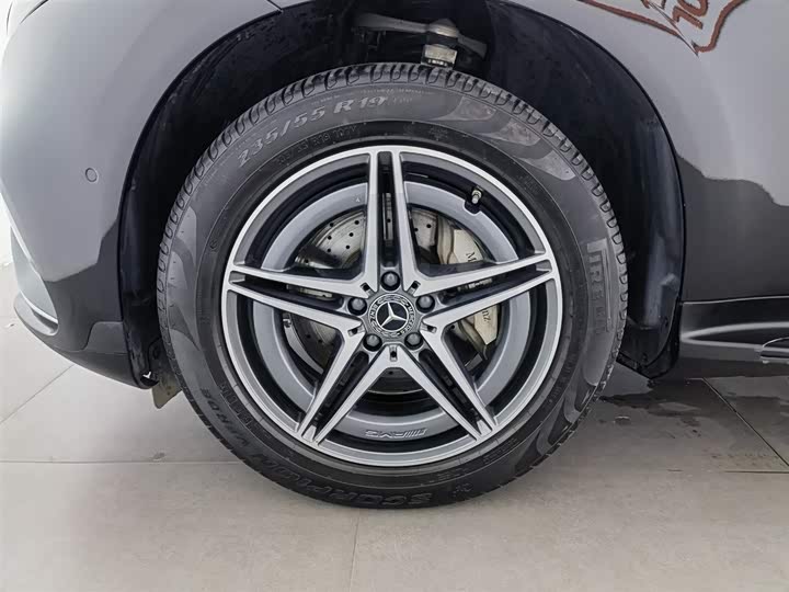 Фото 17 - Mercedes-Benz EQC