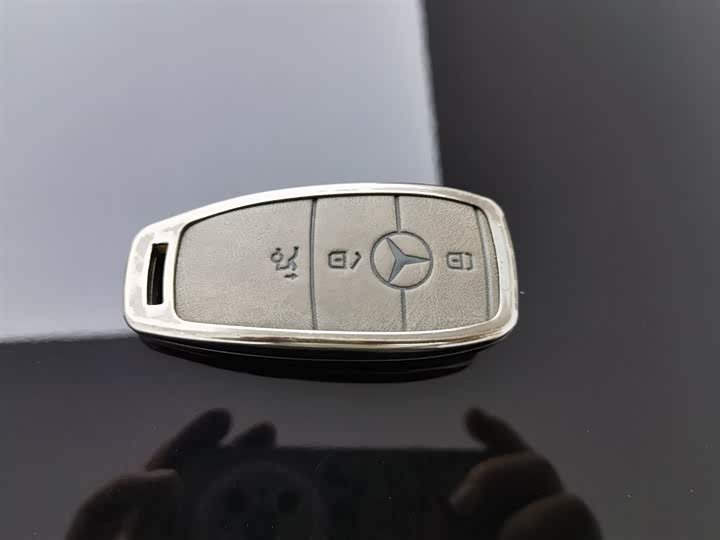 Фото 19 - Mercedes-Benz EQC