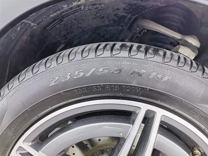 Фото 24 - Mercedes-Benz EQC