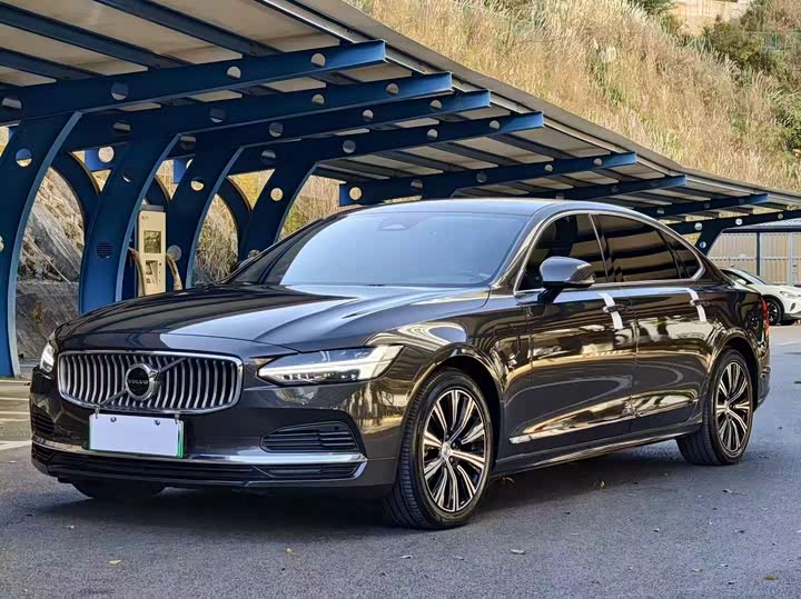 Фото 1 - Volvo S90 Hybrid