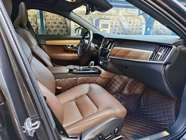 Фото 10 - Volvo S90 Hybrid