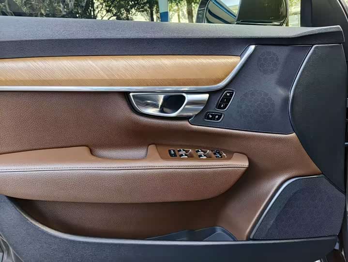 Фото 16 - Volvo S90 Hybrid