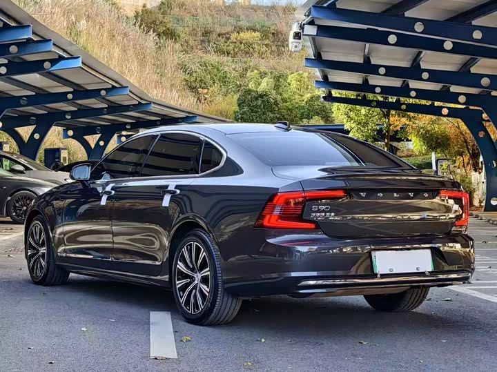 Фото 3 - Volvo S90 Hybrid