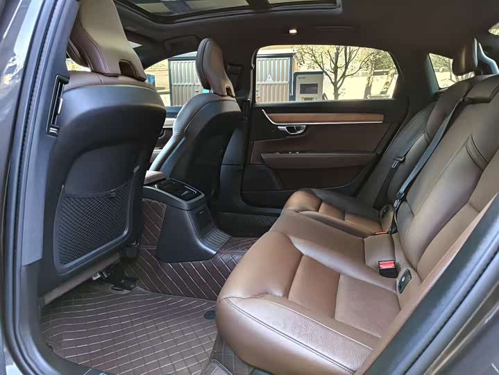 Фото 9 - Volvo S90 Hybrid