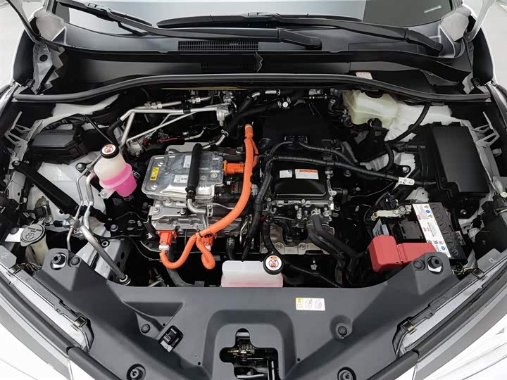 Фото 6 - Toyota C-HR EV