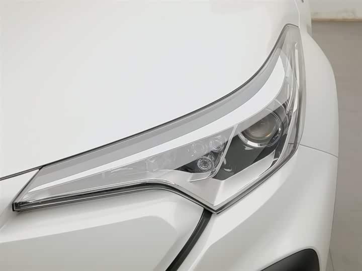 Фото 7 - Toyota C-HR EV