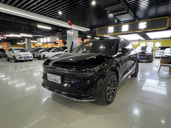 Фото 2 - Zeekr 7X