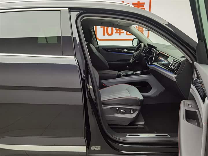 Фото 23 - Volkswagen Teramont X