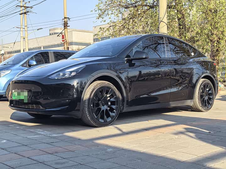 Фото 1 - Tesla Model Y