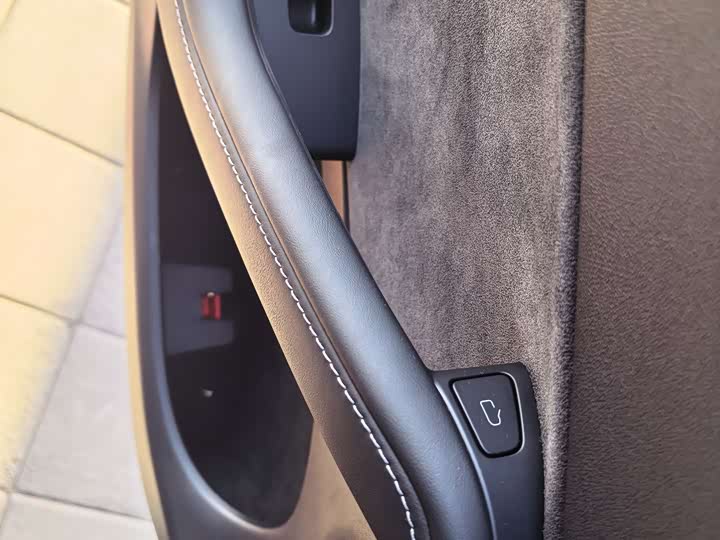 Фото 10 - Tesla Model Y