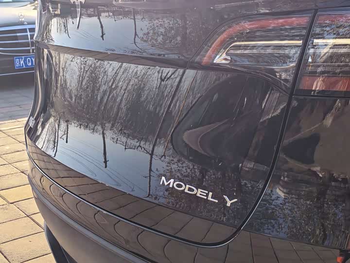 Фото 14 - Tesla Model Y