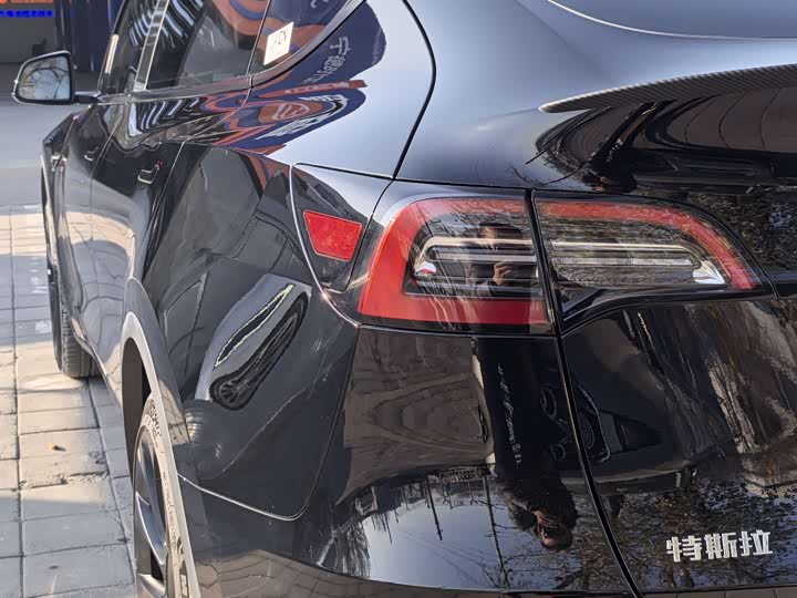 Фото 15 - Tesla Model Y