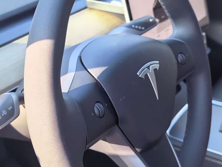 Фото 18 - Tesla Model Y