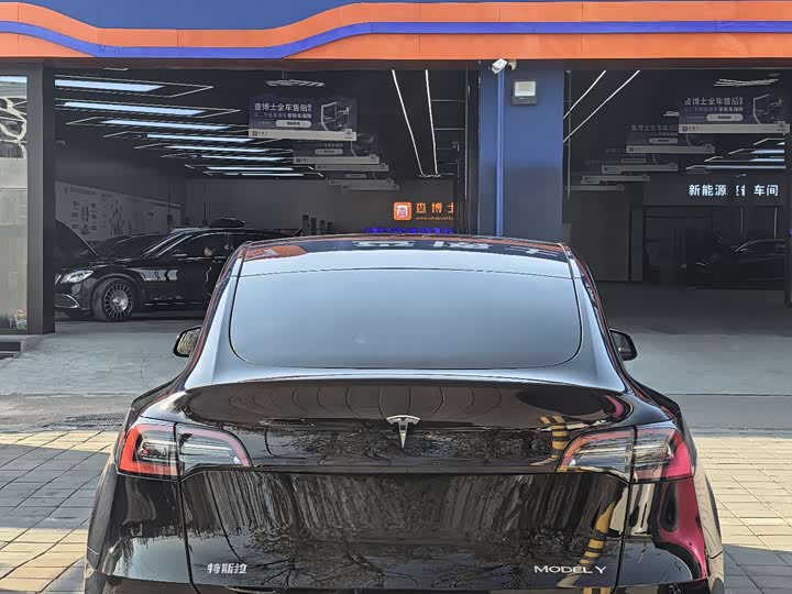 Фото 21 - Tesla Model Y