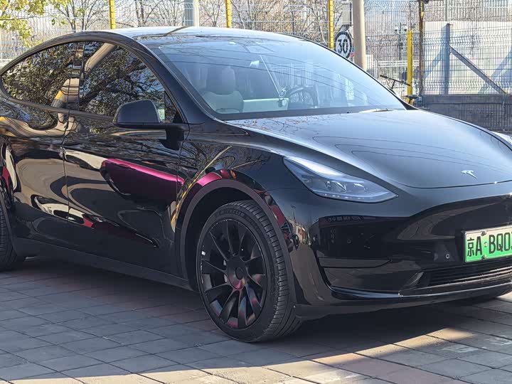 Фото 3 - Tesla Model Y