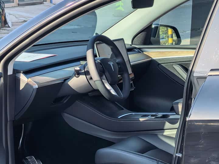 Фото 4 - Tesla Model Y