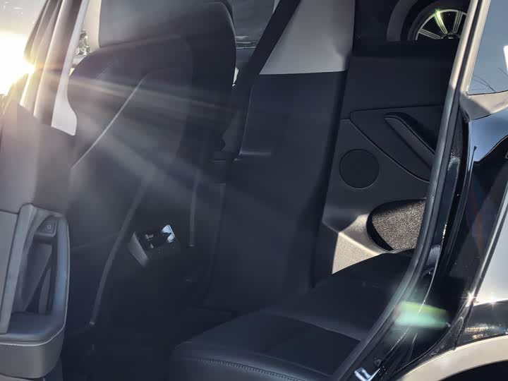 Фото 8 - Tesla Model Y