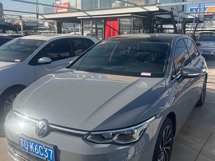 Фото 1 - Volkswagen Golf