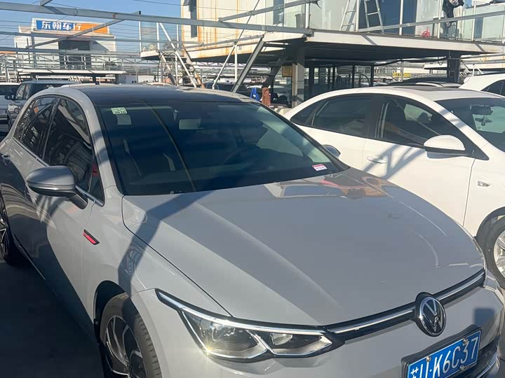 Фото 2 - Volkswagen Golf