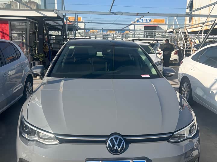 Фото 3 - Volkswagen Golf