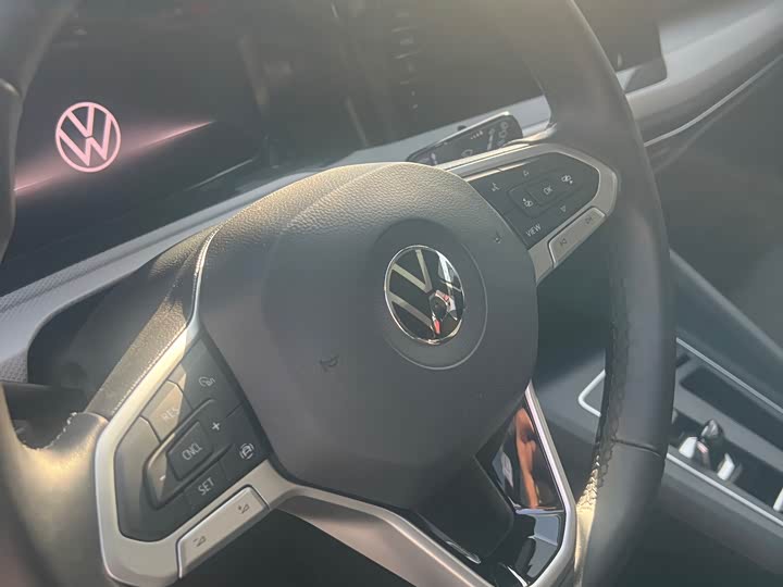 Фото 8 - Volkswagen Golf
