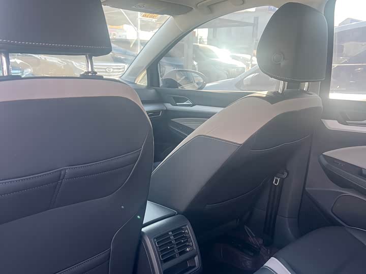 Фото 9 - Volkswagen Golf