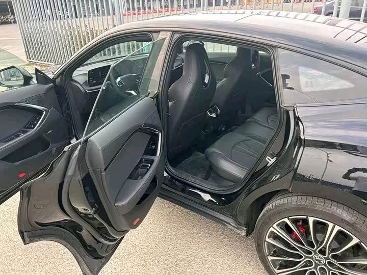 Фото 9 - MG Motor 7