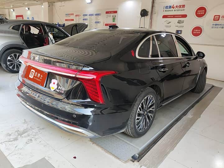 Фото 2 - Hongqi H5