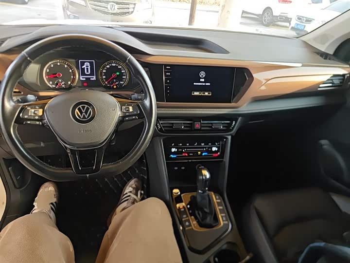 Фото 10 - Volkswagen Tharu