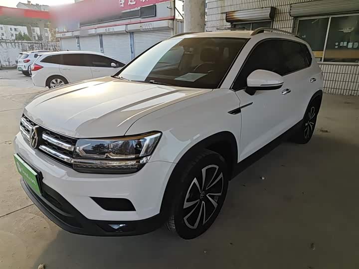 Фото 2 - Volkswagen Tharu