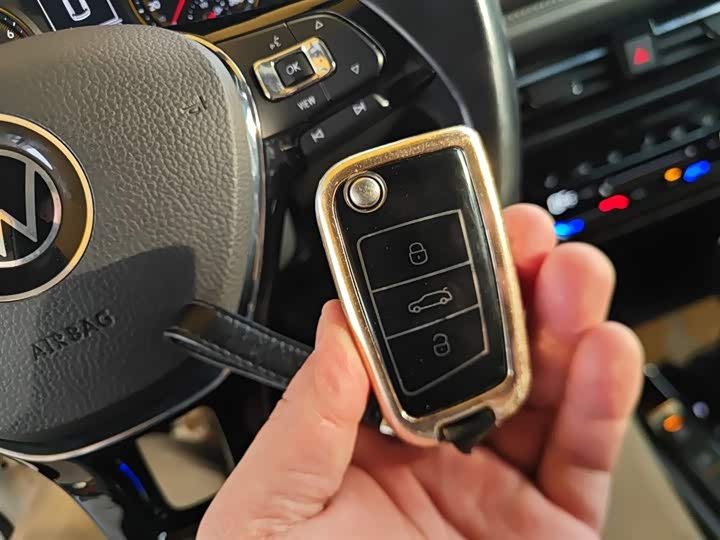 Фото 9 - Volkswagen Tharu