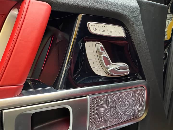 Фото 27 - Mercedes-Benz G-Class AMG