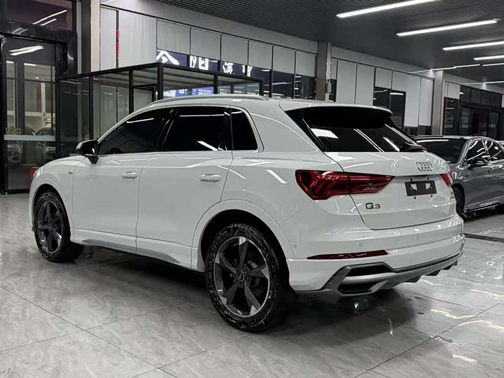 Фото 10 - Audi Q3