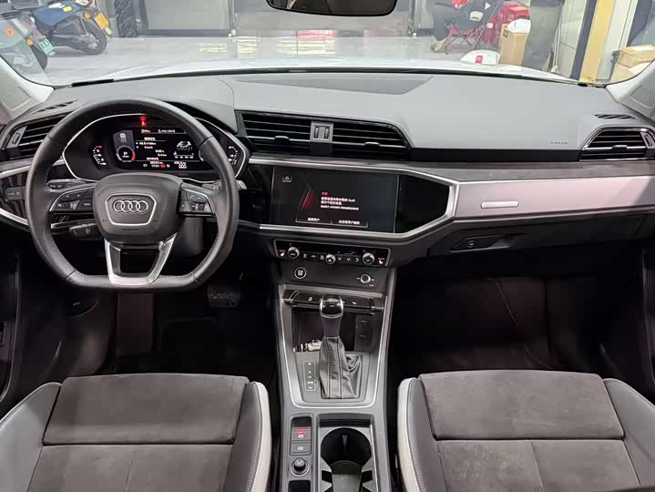 Фото 6 - Audi Q3