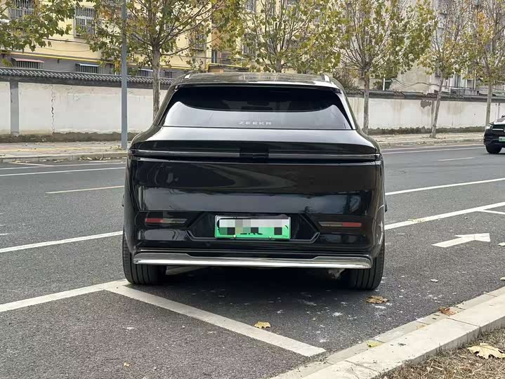 Фото 10 - Zeekr 7X