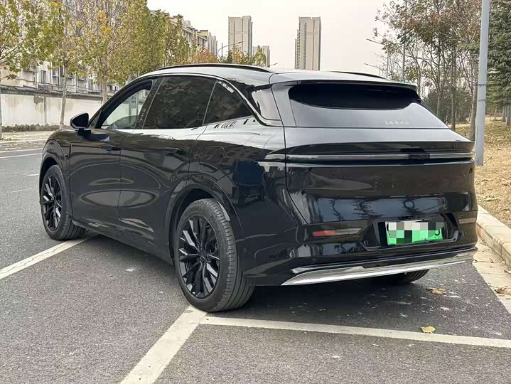 Фото 9 - Zeekr 7X