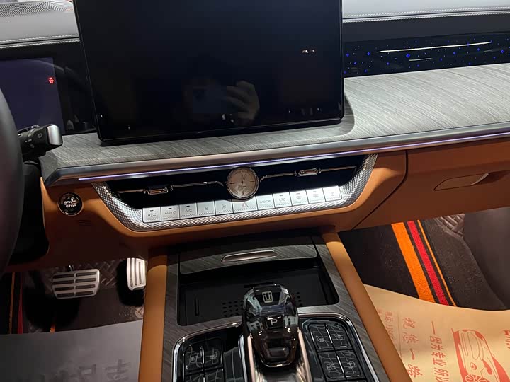 Фото 10 - Tank 500 Hybrid