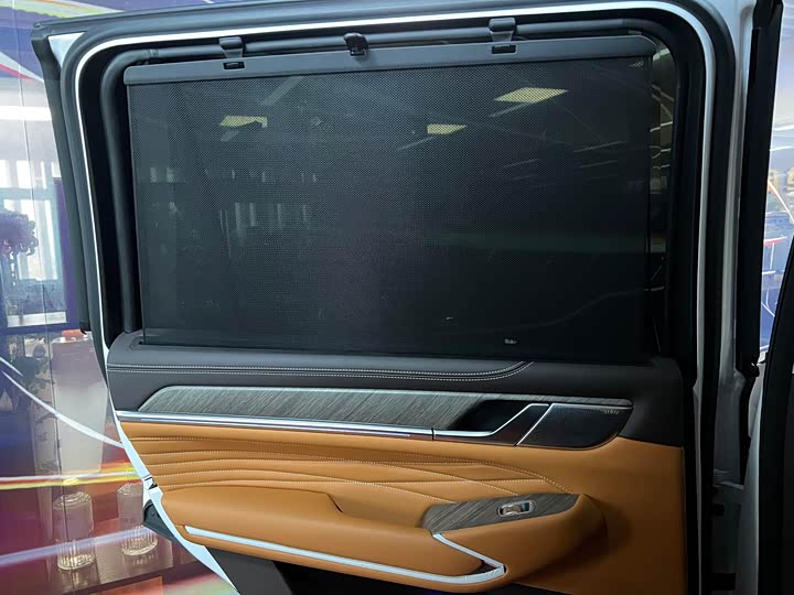 Фото 11 - Tank 500 Hybrid