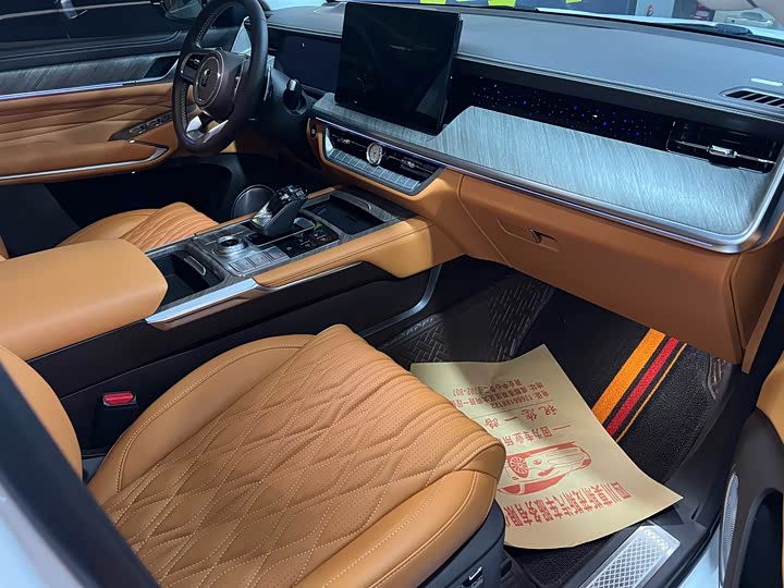 Фото 12 - Tank 500 Hybrid