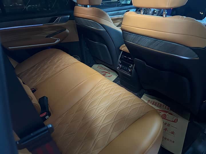 Фото 13 - Tank 500 Hybrid