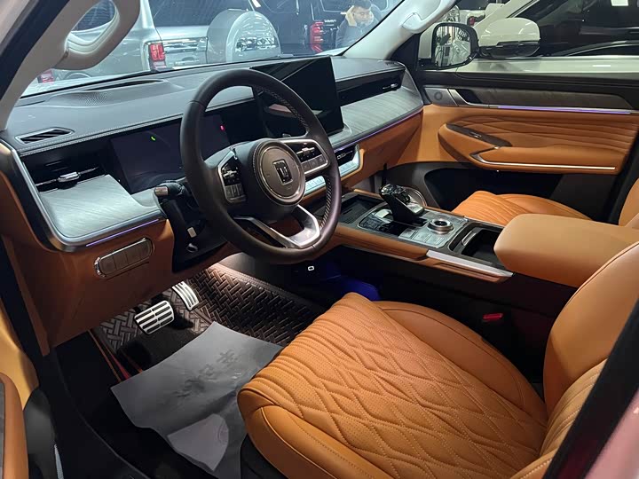 Фото 4 - Tank 500 Hybrid