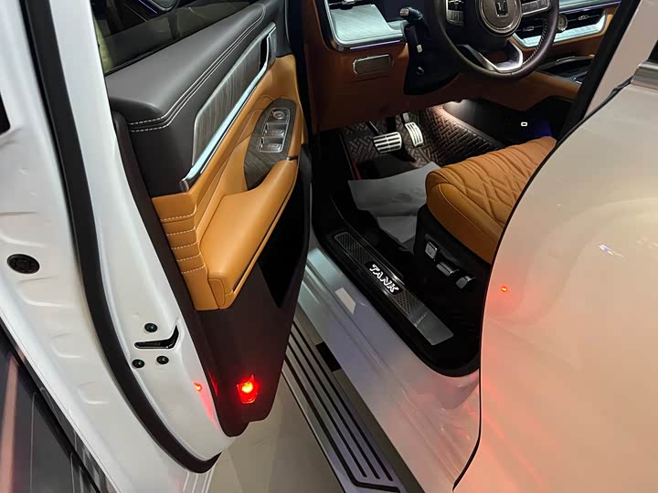 Фото 6 - Tank 500 Hybrid