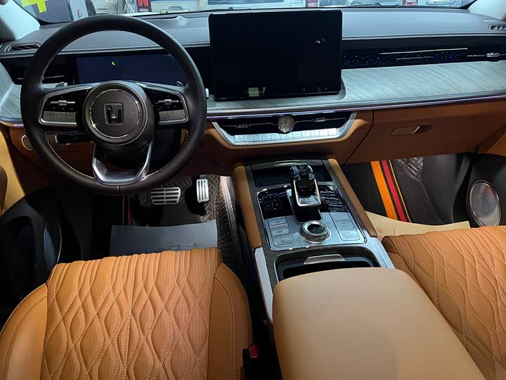 Фото 8 - Tank 500 Hybrid